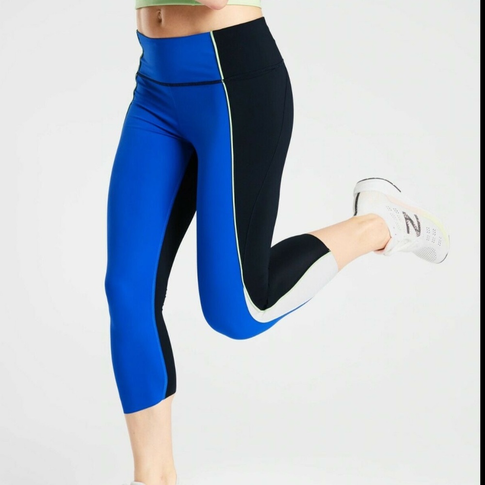 Athleta Velocity Stash Pocket Colorblock Capri, NAVY SIZE S #457496